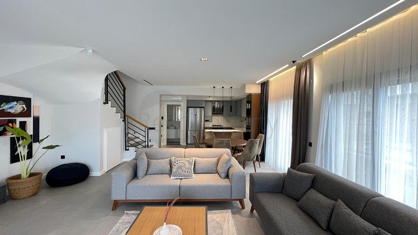 فيلا 4+1 في منطقة فتحية 