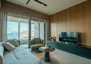 مجمع متميز عند سفح القلعة في ألانيا