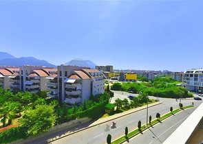 شقة 2 + 1 في مجمع مع بنية تحتية في منطقة أوبا