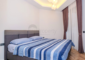 شقة في مجمع متميز على السطر الأول 