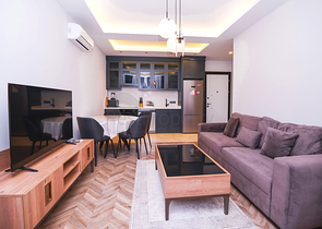 شقة في مجمع متميز على السطر الأول 