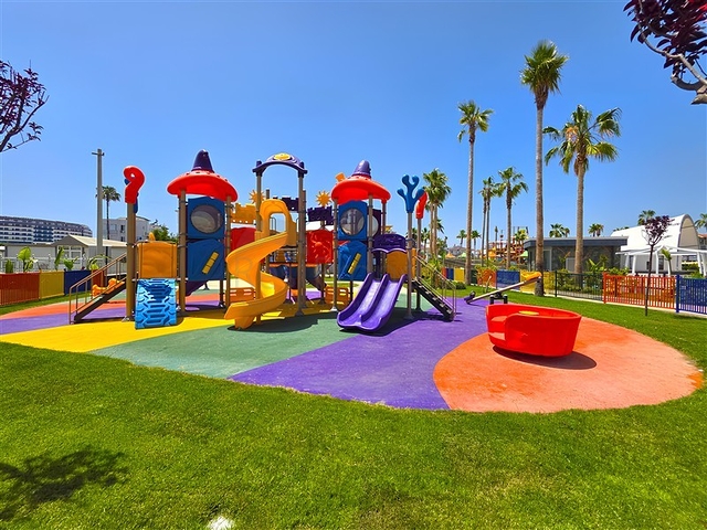 شقة 1+1 مطلة على البحر في مجمع من الدرجة الممتازة 