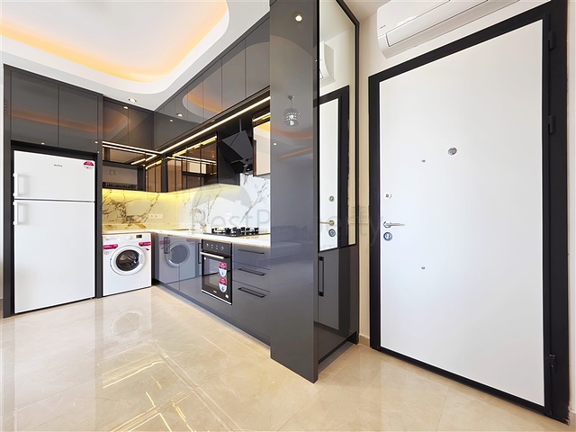 شقة مطلة على البحر 1 + 1 في وسط ألانيا