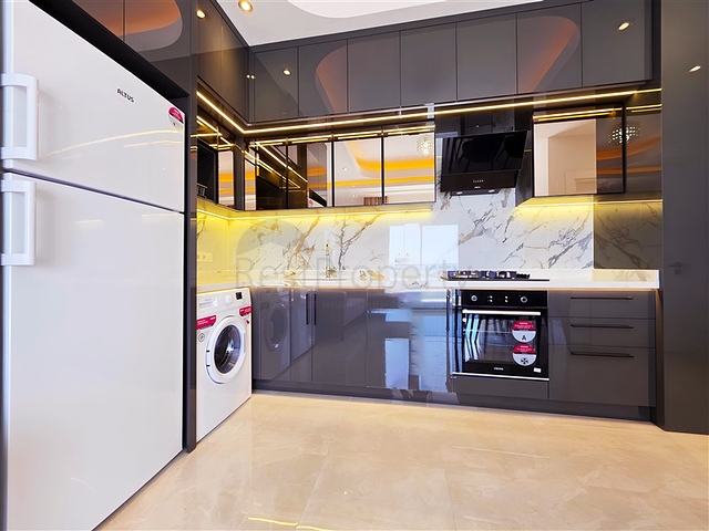 شقة مطلة على البحر 1 + 1 في وسط ألانيا