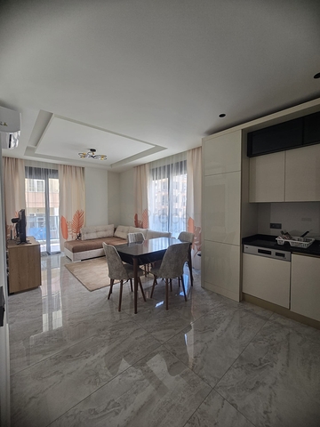 شقة 1+1 في وسط ألانيا