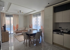 شقة 1+1 في وسط ألانيا