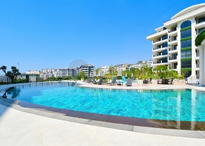 شقة فسيحة 4 + 1 في موقع ممتاز في كلا الاتجاهين