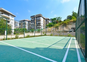 شقة فسيحة 4 + 1 في موقع ممتاز في كلا الاتجاهين