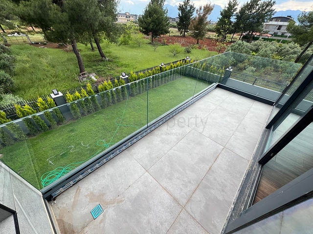 فيلا 4+1 في دوشيمالتي-منطقة أنطاليا 