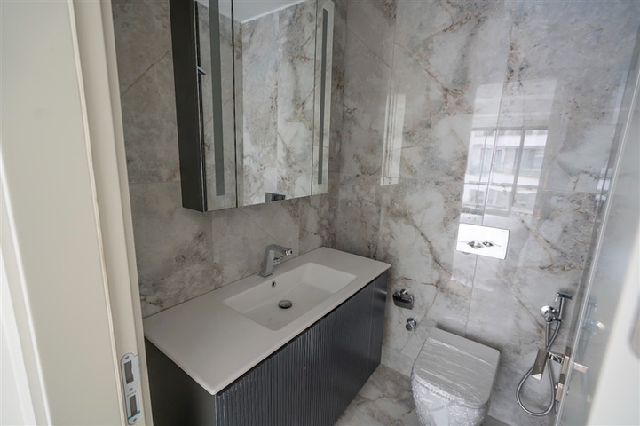 الشقة من صاحب التخطيط 1+1, 2+1, 3+1 في مشروع منطقة توركلر واسع النطاق