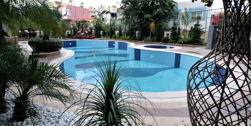 2 + 1 حديقة دوبلكس في كيستل 