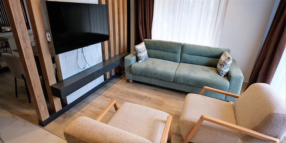 2 + 1 حديقة دوبلكس في كيستل 