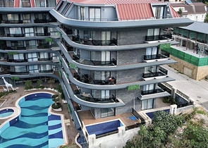 2 + 1 حديقة دوبلكس في كيستل 