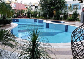 2 + 1 حديقة دوبلكس في كيستل 