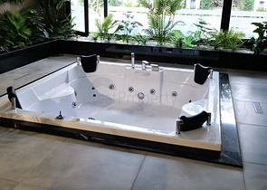 2 + 1 حديقة دوبلكس في كيستل 