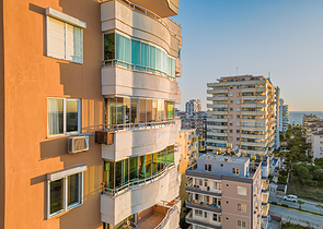 شقة مريحة من غرفتي نوم على بعد 150 متر من البحر