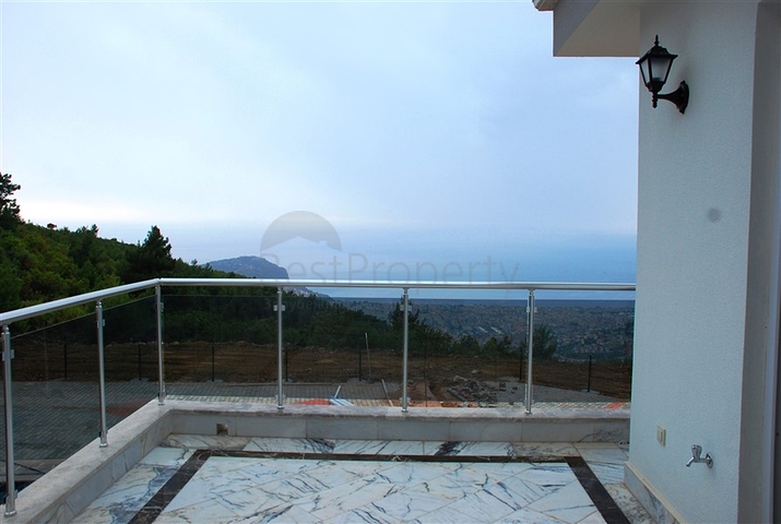 فيلات للبيع في قلب مدينة ألانيا 