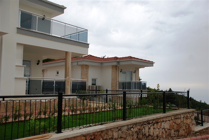 فيلات للبيع في قلب مدينة ألانيا 