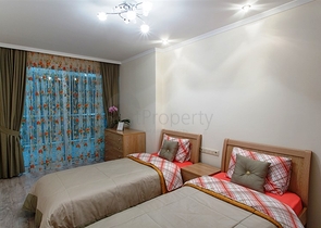 مجمع سكني على الطراز الحديث الذي يقع مباشرة على ساحل البحر الأبيض المتوسط في منطقة كارجي جاك – ألانيا