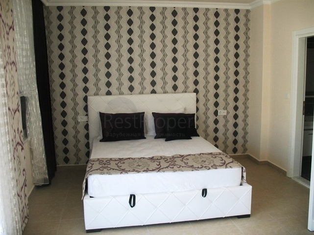 شقق مطلة على البحر في سيدا في مجمع مع مسبح