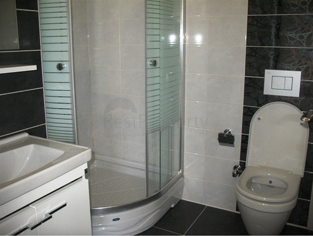 شقق مطلة على البحر في سيدا في مجمع مع مسبح