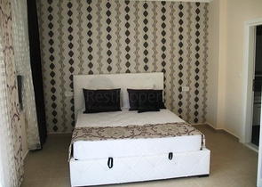 شقق مطلة على البحر في سيدا في مجمع مع مسبح