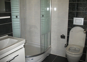 شقق مطلة على البحر في سيدا في مجمع مع مسبح