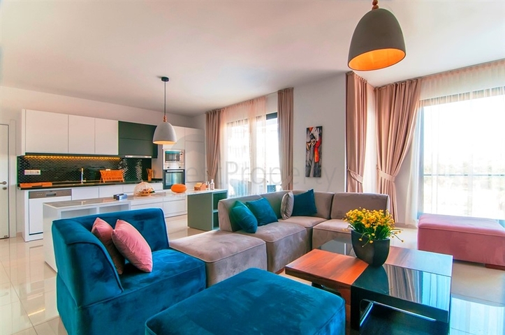 شقق بمساحات واحجام مختلفة للبيع 