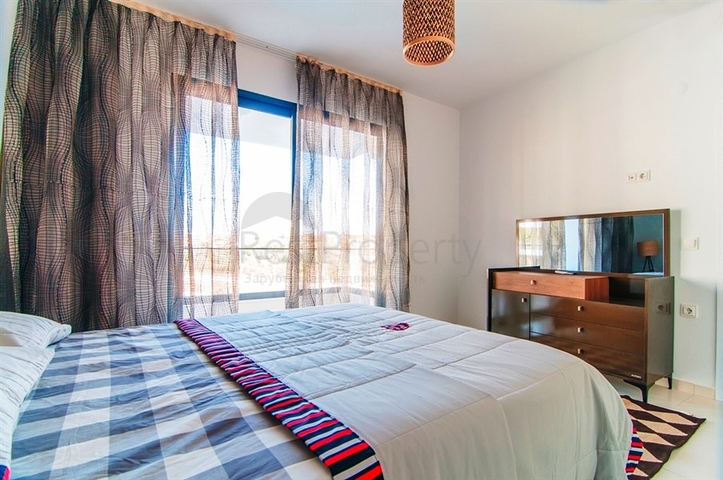 شقق بمساحات واحجام مختلفة للبيع 