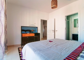 شقق بمساحات واحجام مختلفة للبيع 