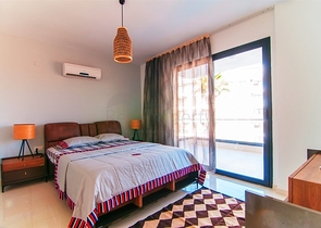 شقق بمساحات واحجام مختلفة للبيع 