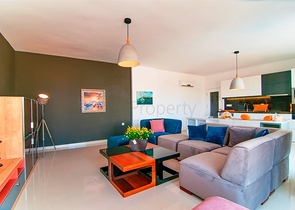 شقق بمساحات واحجام مختلفة للبيع 