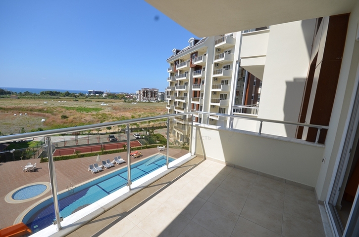 مشروع استثماري مع شاطئه الخاص