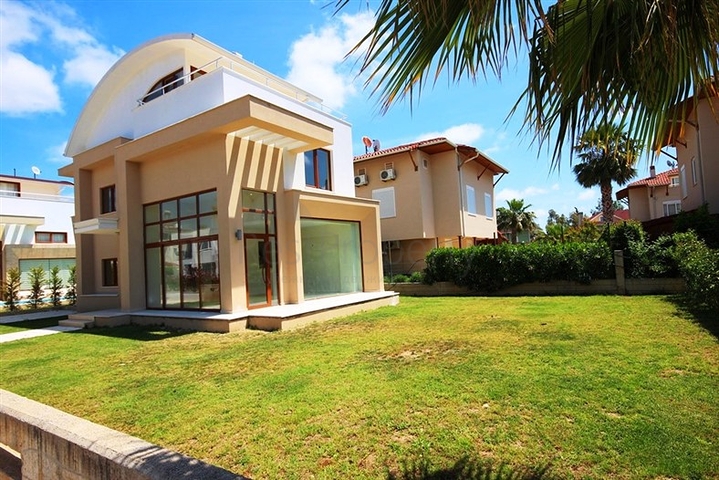 فيلا واسعة للبيع في بيليك من المالك مباشرة 