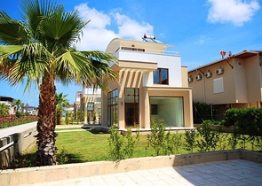 فيلا واسعة للبيع في بيليك من المالك مباشرة 