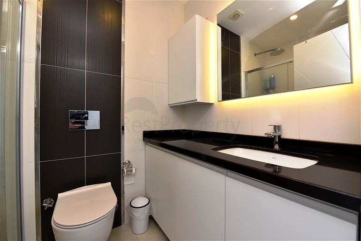 شقة من غرفتي نوم مع إطلالة بانورامية على البحر