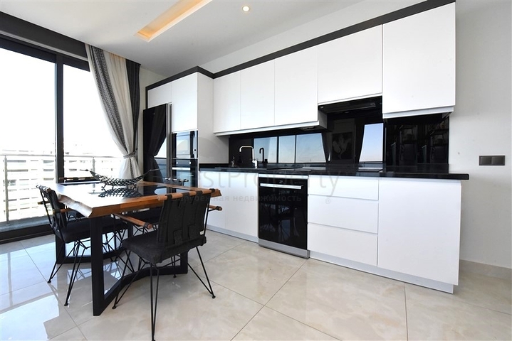 شقة من غرفتي نوم مع إطلالة بانورامية على البحر