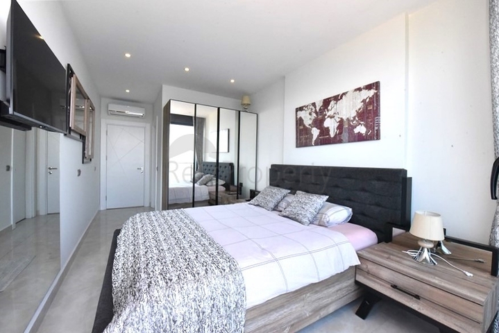 شقة من غرفتي نوم مع إطلالة بانورامية على البحر