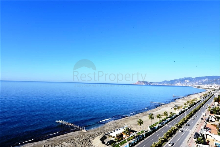 شقة من غرفتي نوم مع إطلالة بانورامية على البحر