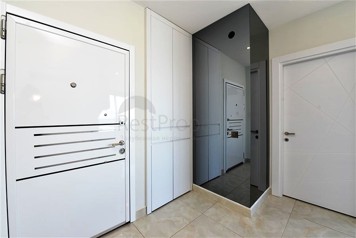 شقة من غرفتي نوم مع إطلالة بانورامية على البحر