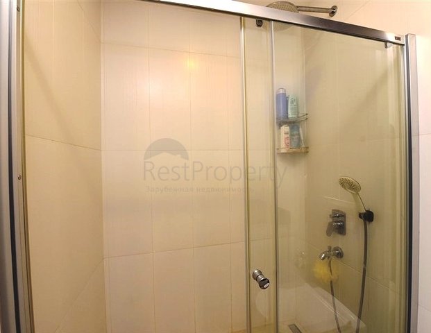 شقة من غرفتي نوم مع إطلالة بانورامية على البحر