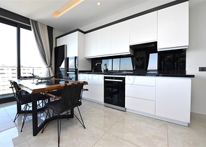 شقة من غرفتي نوم مع إطلالة بانورامية على البحر