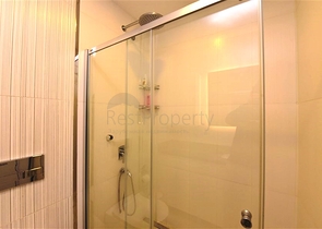 شقة من غرفتي نوم مع إطلالة بانورامية على البحر