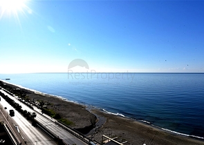 شقة من غرفتي نوم مع إطلالة بانورامية على البحر