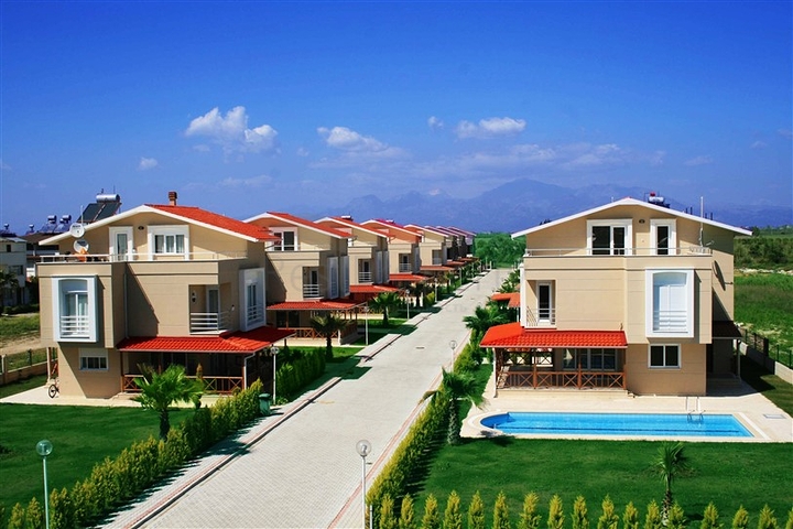 فيلا بثلاثة طوابق في بيليك 