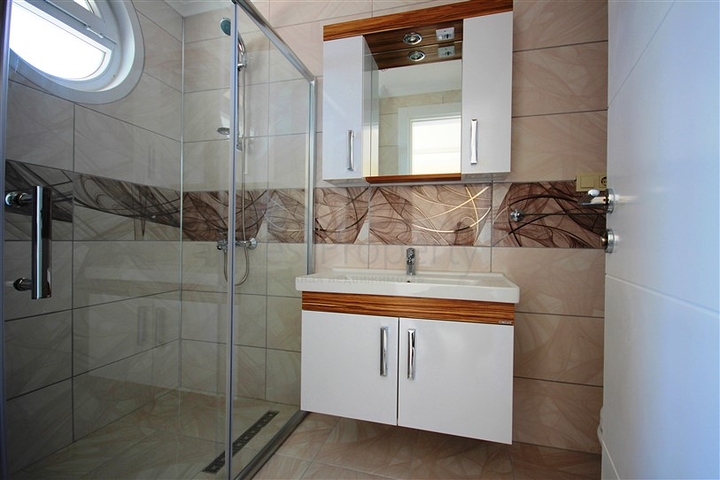 فيلا بثلاثة طوابق في بيليك 