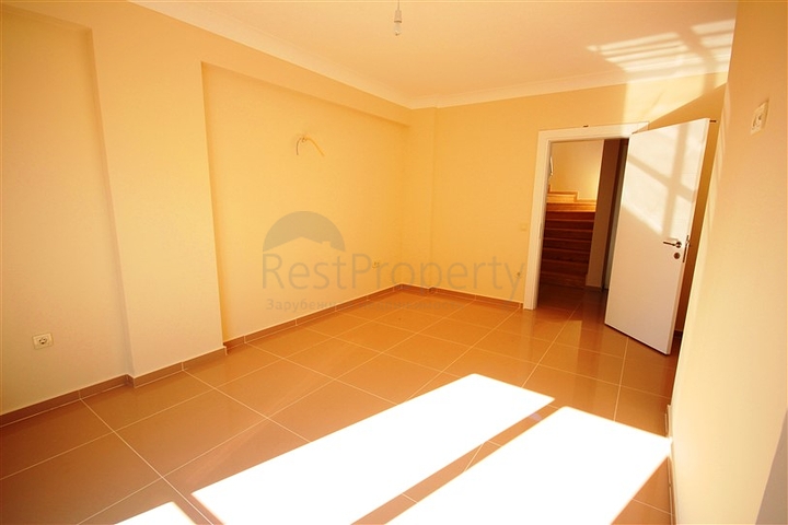 فيلا بثلاثة طوابق في بيليك 