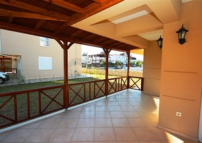 فيلا بثلاثة طوابق في بيليك 