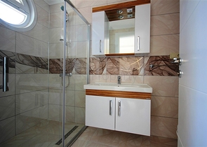 فيلا بثلاثة طوابق في بيليك 