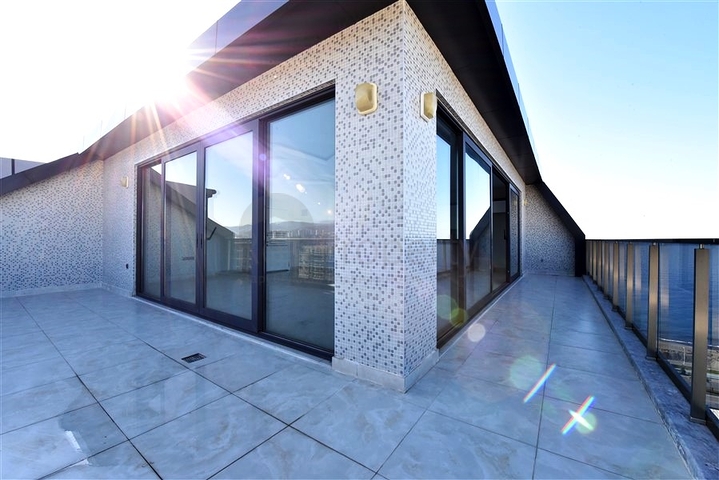 شقة ضخمة مطلة على 3+1 على الساحل الأول